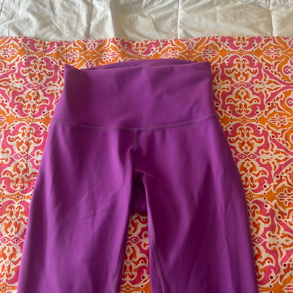 Moonlight Magenta Lululemon Leggings Pants Pink. Size 4